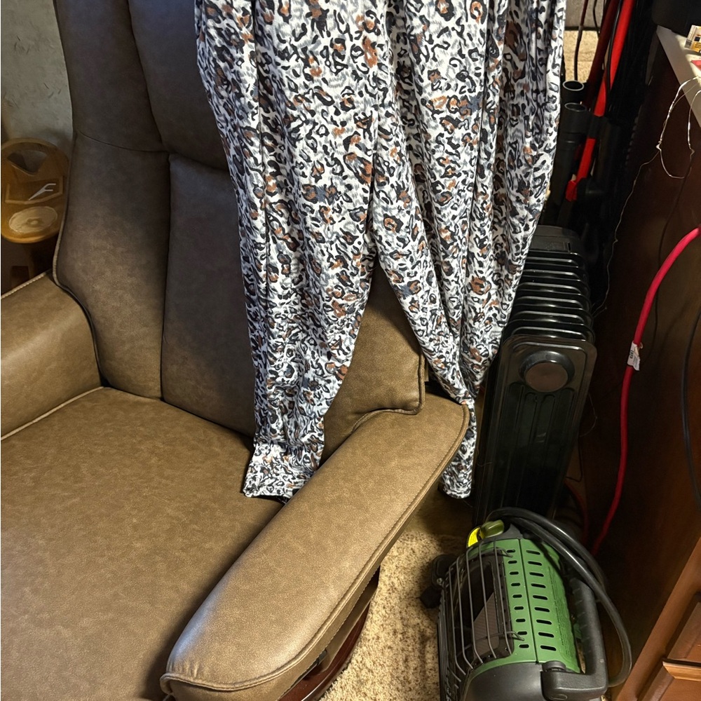 Leopard Print Jumpsuit - Picture 3 of 7